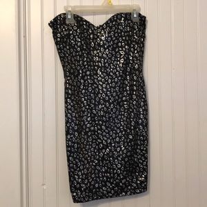 Strapless dress with gorgeous back! 💓